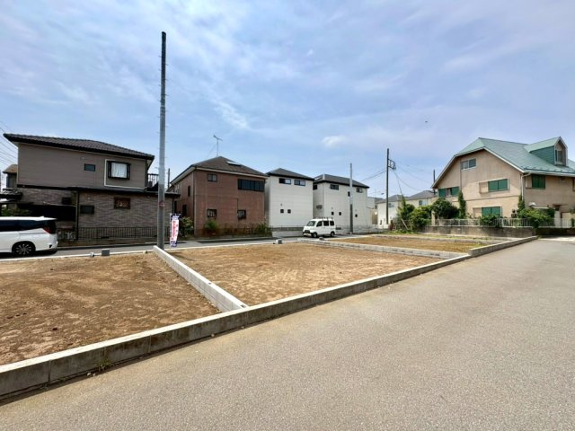 ■B区画　■自由設計で理想の住まいを実現できる注文住宅用地！　■現地と合わせて当社施工現場のご見学も可能です！　■花田小学校まで徒歩2分(約160ｍ)・中央中学校まで徒歩15分（約1200ｍ）