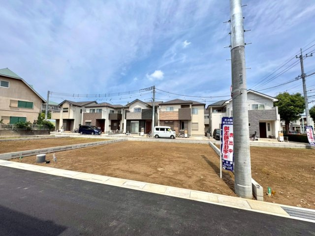 ■B区画　■自由設計で理想の住まいを実現できる注文住宅用地！　■現地と合わせて当社施工現場のご見学も可能です！　■花田小学校まで徒歩2分(約160ｍ)・中央中学校まで徒歩15分（約1200ｍ）
