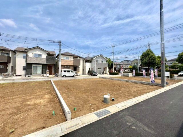 ■B区画　■自由設計で理想の住まいを実現できる注文住宅用地！　■現地と合わせて当社施工現場のご見学も可能です！　■花田小学校まで徒歩2分(約160ｍ)・中央中学校まで徒歩15分（約1200ｍ）