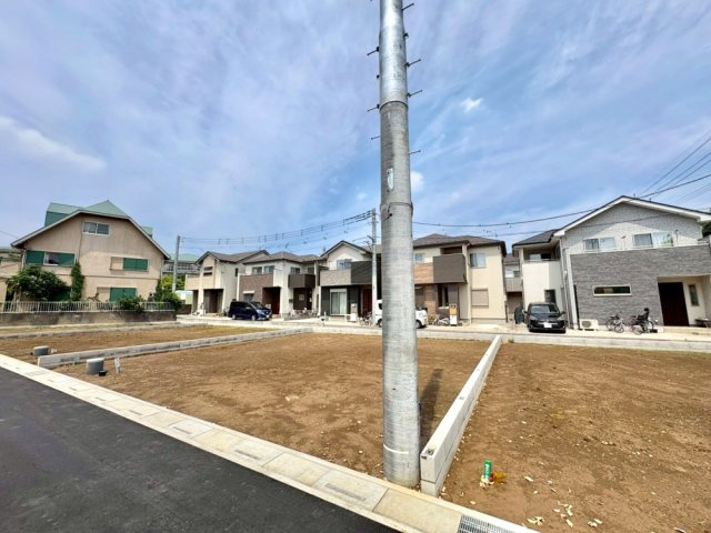 ■B区画　■自由設計で理想の住まいを実現できる注文住宅用地！　■現地と合わせて当社施工現場のご見学も可能です！　■花田小学校まで徒歩2分(約160ｍ)・中央中学校まで徒歩15分（約1200ｍ）