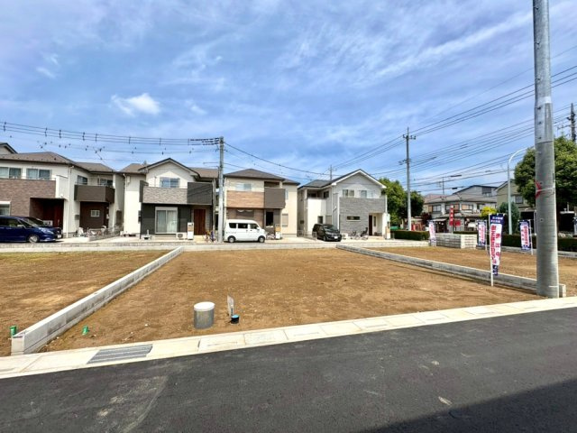 ■B区画　■自由設計で理想の住まいを実現できる注文住宅用地！　■現地と合わせて当社施工現場のご見学も可能です！　■花田小学校まで徒歩2分(約160ｍ)・中央中学校まで徒歩15分（約1200ｍ）
