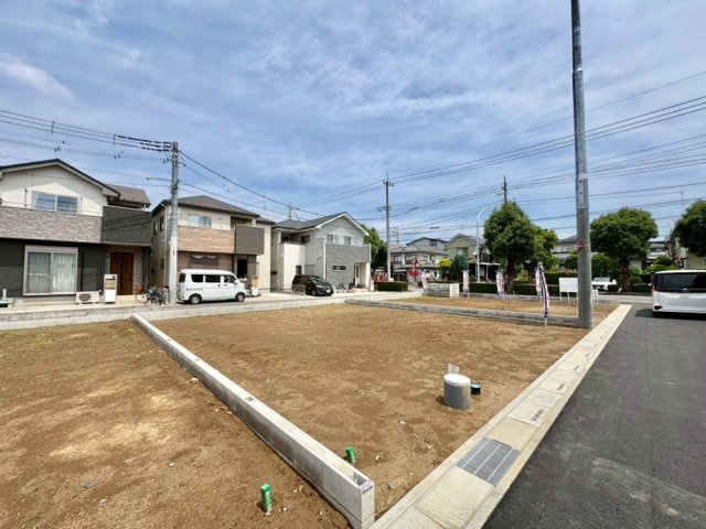 ■B区画　■自由設計で理想の住まいを実現できる注文住宅用地！　■現地と合わせて当社施工現場のご見学も可能です！　■花田小学校まで徒歩2分(約160ｍ)・中央中学校まで徒歩15分（約1200ｍ）