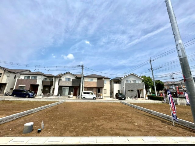 ■B区画　■自由設計で理想の住まいを実現できる注文住宅用地！　■現地と合わせて当社施工現場のご見学も可能です！　■花田小学校まで徒歩2分(約160ｍ)・中央中学校まで徒歩15分（約1200ｍ）