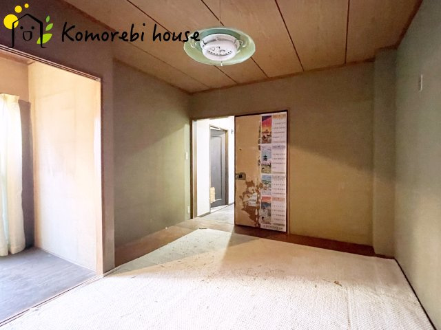 落ち着いて過ごせるお部屋なので、寝室にいかがでしょうか
