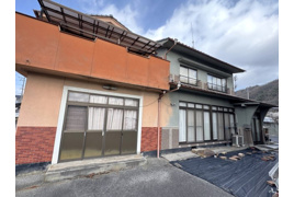 新市町新市　土地建物の外観