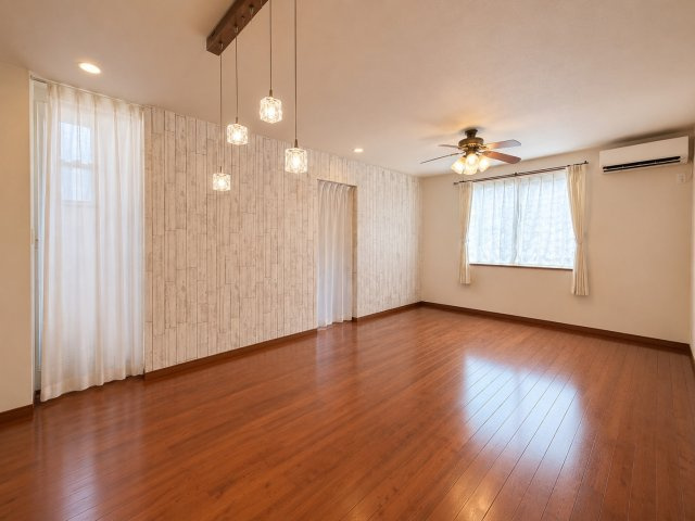 広々とし、陽当たり通風良好なLDKです。※写真は家具消し加工しております。