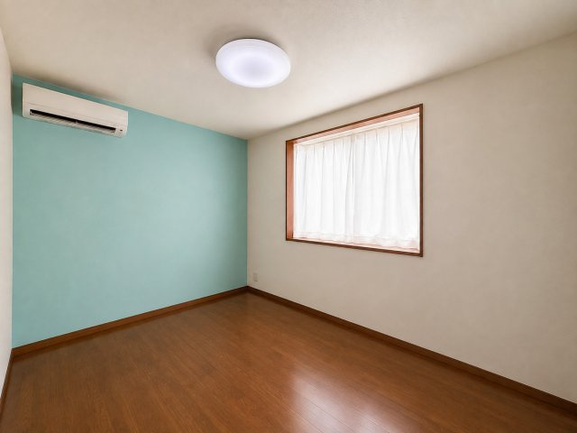 風通しの良い子供部屋。成長に合わせて自由にアレンジできる空間です。※写真は家具消し加工しております。