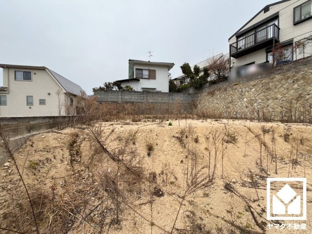 周囲にはすでに建物が建っていますので、実際の採光状況や窓の位置なども事前にご確認いただけます。