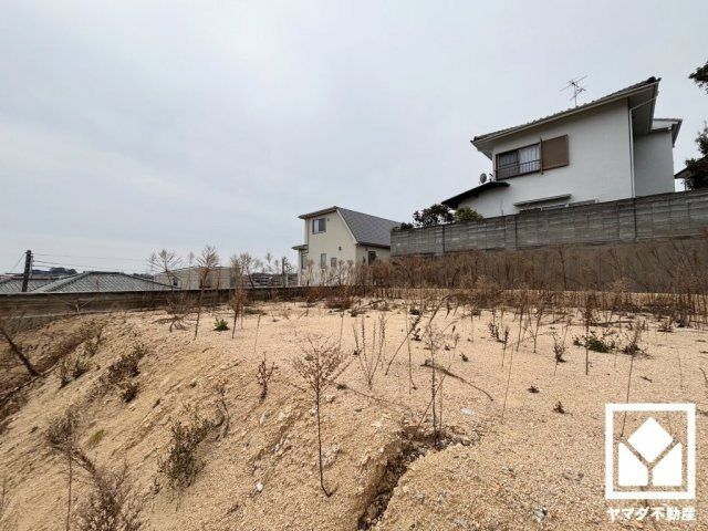 現況更地のため、余分な解体費用を抑えられ、スムーズに建築に入れます。