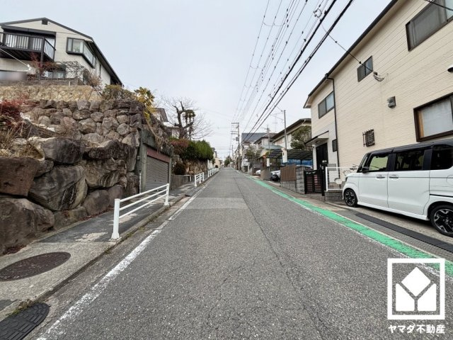 余裕のある間口約12mで、駐車スペースや玄関アプローチが確保しやすく、間取りの自由度が高まります。