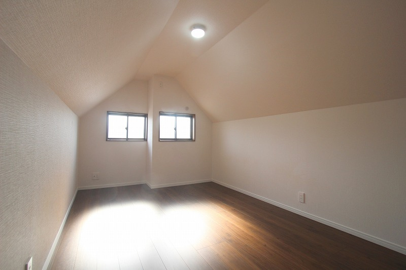 2025年11月9日撮影/3階6.9帖洋室