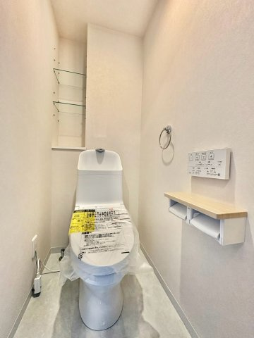 清潔感とうれしい機能性を兼ね備えた、使いやすいシャワートイレ
