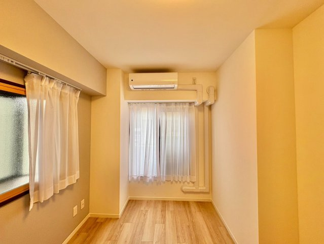 洋室　収納付きで、お部屋がすっきり片付きます。