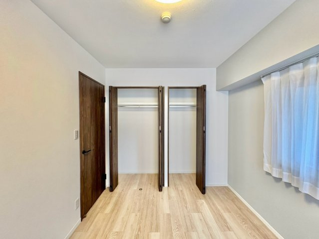 洋室　収納付きで、お部屋がすっきり片付きます。