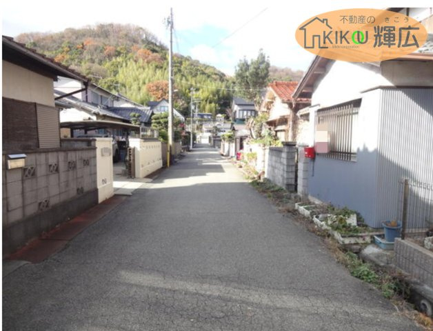 前面道路は広々としておりますので、お車の運転が苦手な方でも安心ですね。