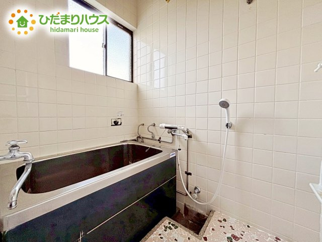 清潔感のある浴室はゆったり浸かれて日頃の忙しさから解放してくれます(^^♪