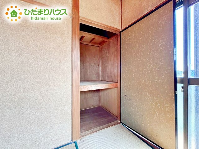 ちょこっとした収納があることで、消耗品のストックをするのにも便利です☆