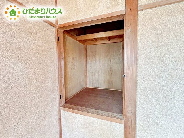 ちょこっとした収納があることで、消耗品のストックをするのにも便利です☆