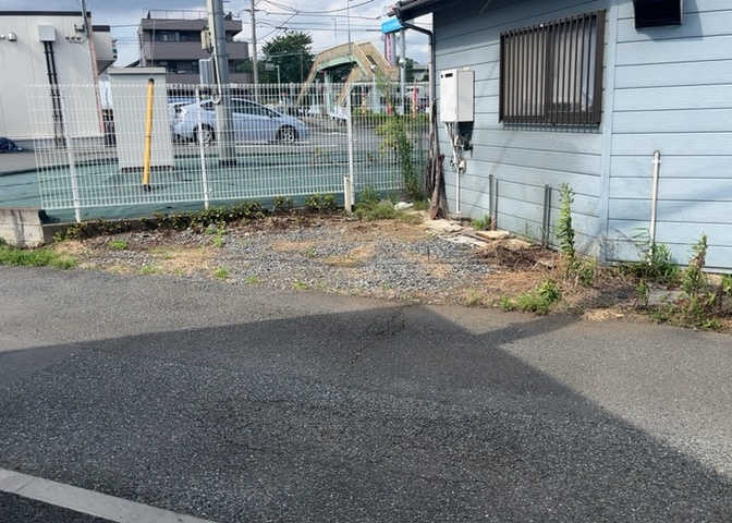 庭があることでガーデニングや家庭菜園はもちろん、こどもの遊び場やペットを放して遊ぶことができます。また、家の周囲に余裕があるということです。隣地との間があれば、十分な日当たりと、風通しが確保できます。