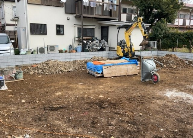 家を建てる前提で土地を探している場合、地盤の丈夫さは譲れない条件の一つです。地盤が脆弱だと追加工事が必要となります。また、過去に地盤沈下や液状化現象を起こした土地は、できるだけ避けた方がいいでしょう。