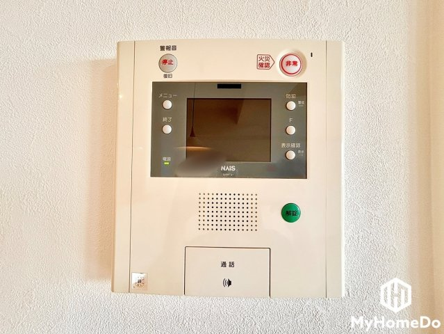 ドアを開ける前に来訪者を確認できるため、安心して対応できます。