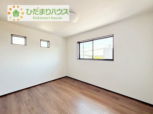 机にベットを置けば子供部屋の完成です！