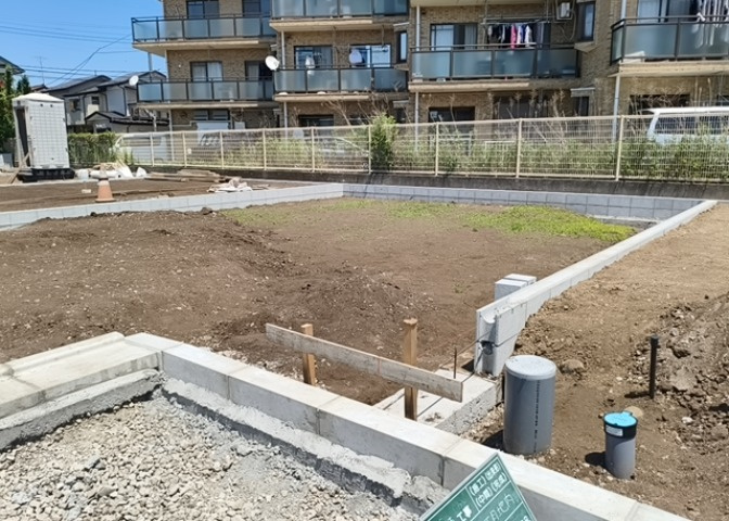 家を建てる前提で土地を探している場合、地盤の丈夫さは譲れない条件の一つです。地盤が脆弱だと追加工事が必要となります。また、過去に地盤沈下や液状化現象を起こした土地は、できるだけ避けた方がいいでしょう。