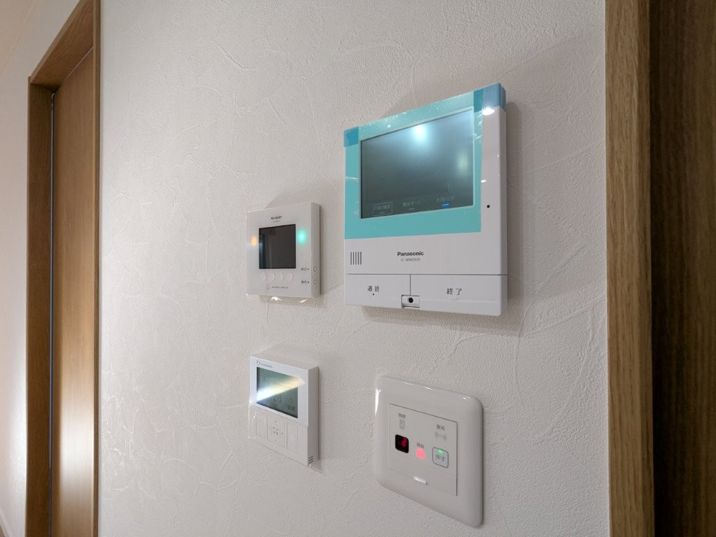 カラーの録画機能付きで、不在時の来訪者も確認可能。防犯上はもちろん、お届け物などの把握にも便利！