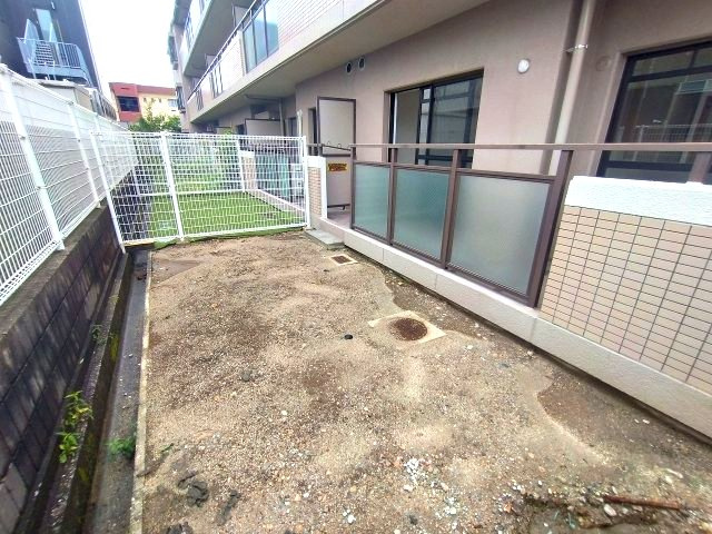 専用庭があり趣味の家庭菜園やお子様の遊び場としても楽しめます！