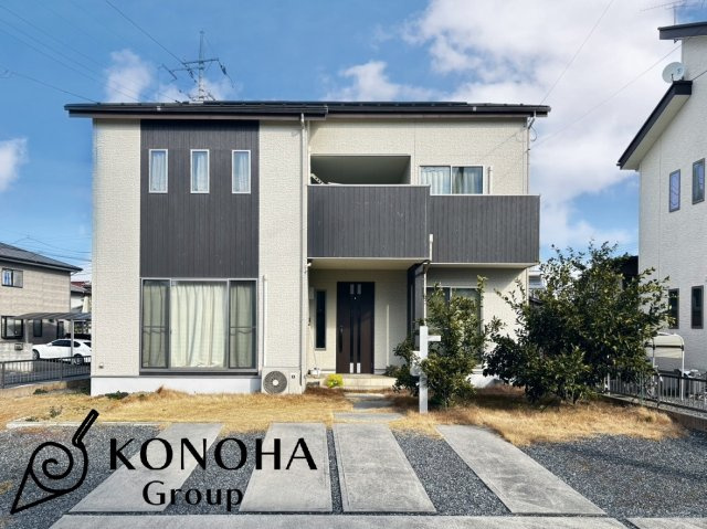 ■外観｜庭付き一戸建てならお子様やペットが走り回っても大丈夫！伸び伸びと遊び、過ごすことができます♪