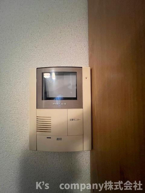 訪問者の顔が確認できるテレビモニター付きインターフォン☆