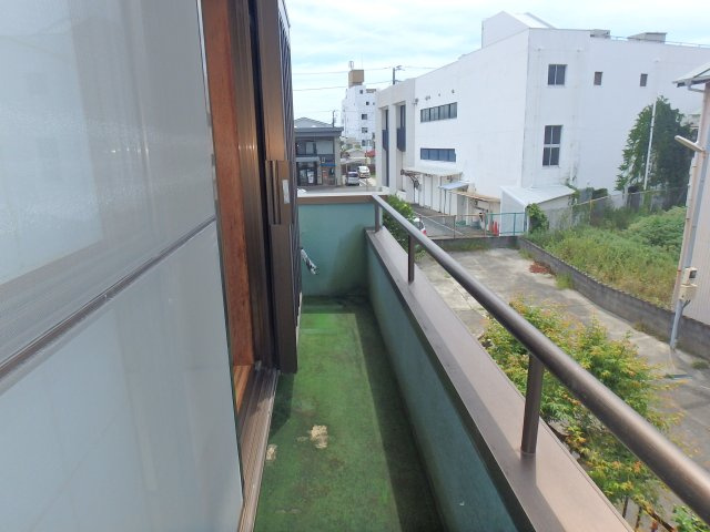こちらも建物なしで明るい