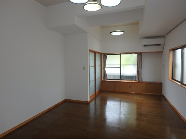 1F洋室には第二の玄関あり