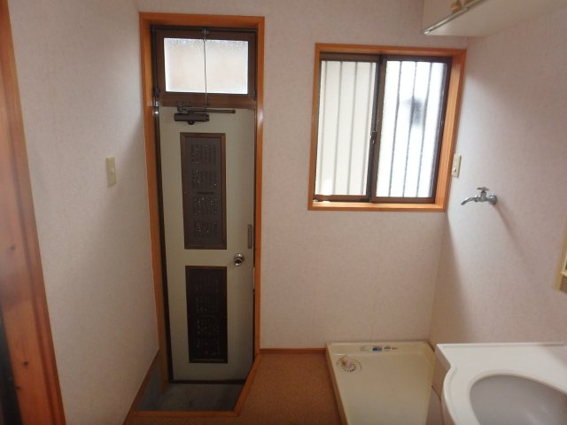 外から脱衣所に入れます