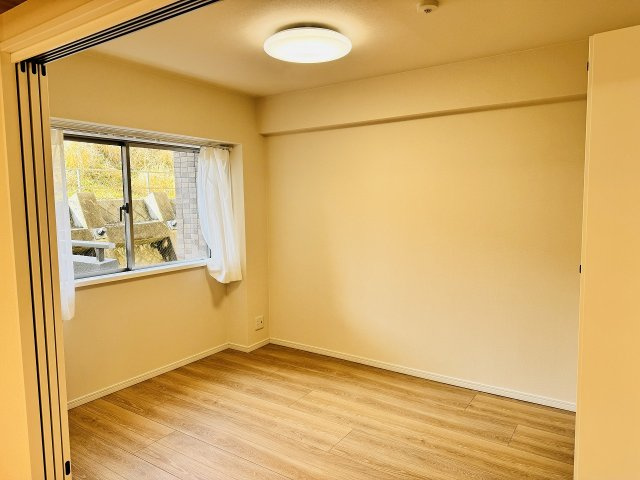 ～リビングに隣接している5.3帖の洋室です～
