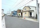 小学校徒歩11分！スーパー、コンビニ、ドラッグストアも徒歩10分圏内にそろう便利な周辺環境です。