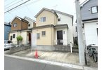 システムキッチン、グリル、洗髪洗面化粧台、追炊機能、可動間仕切、モニター付きインターホン、床下収納あり。