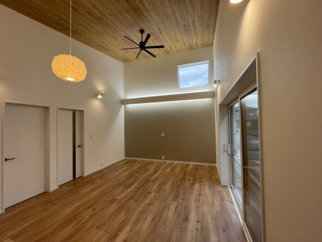 ご家族みんながゆったりくつろげる広々リビング