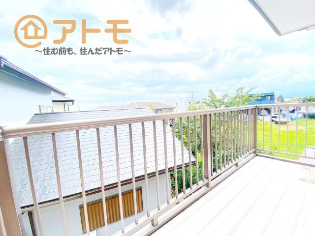 陽当たりのよいバルコニーのため、洗濯物もすぐに乾き、お布団もふかふかに♪