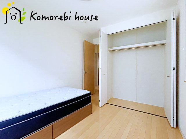 使い勝手のいい寝室です