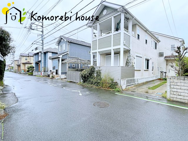 前面道路含む現地写真です