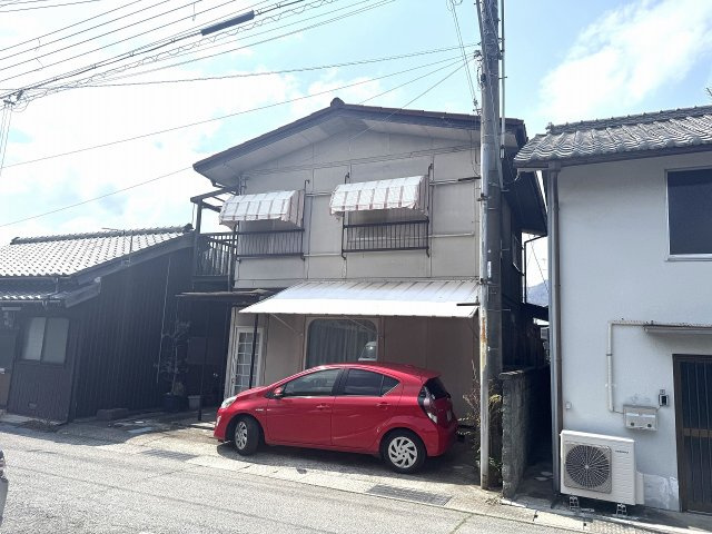 落ち着いた雰囲気の外観です