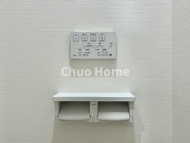 【ウォシュレット】清潔に使いたいお手洗いには最適な設備です。もちろんウォームレットも標準装備です。