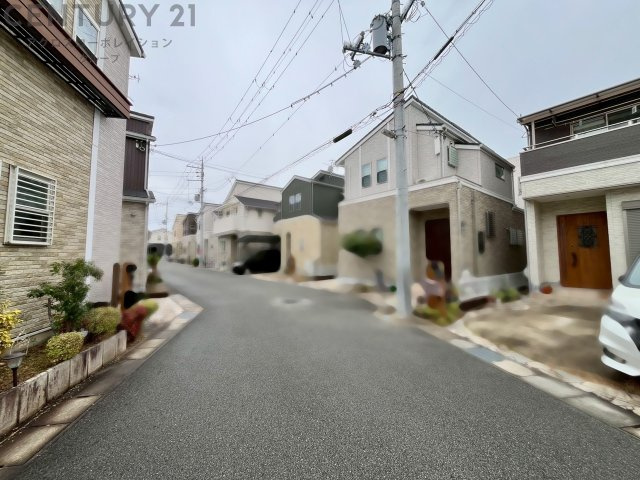 浴室乾燥暖房機ございますので、冬場でも温かい浴室で入浴でき、雨の日の洗濯も安心です。