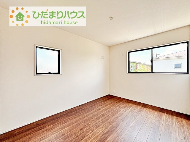 机にベットを置けば子供部屋の完成です！