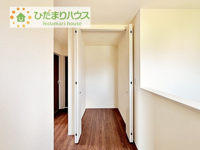 家族みんなで共同で使える便利な廊下収納！