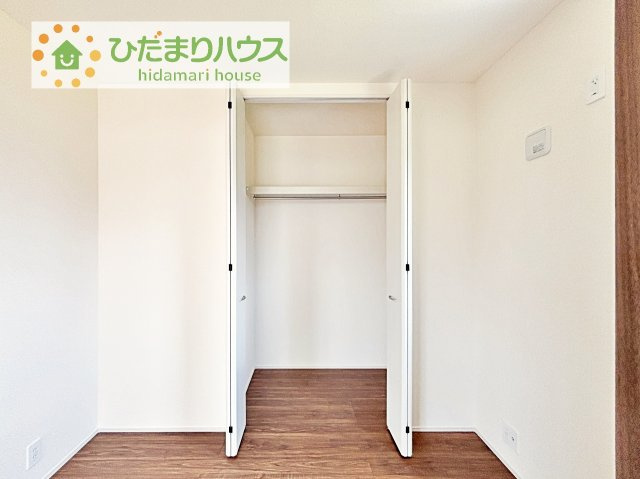 ハンガーパイプ付でお洋服の出し入れもラクラクです！