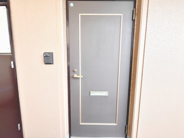 毎日通る玄関はこちらです