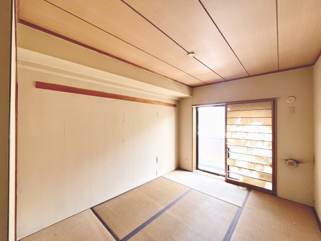 ゆったりした洋室です