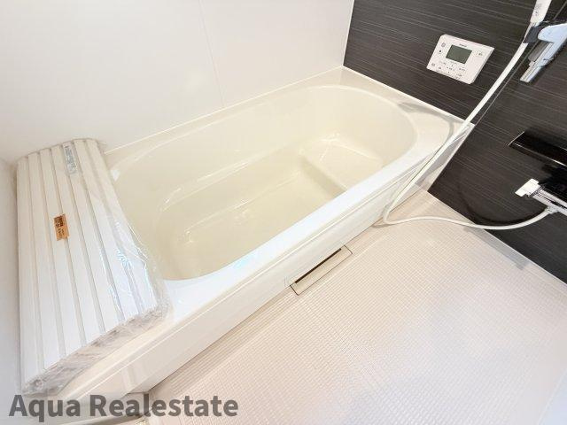 ゆったり過ごせるお風呂です　※画像は同仕様の施工事例です